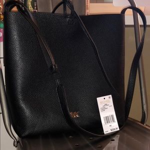 Michael Kors Junie large Messenger